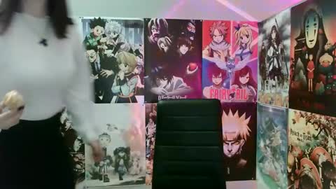 Snapshot of leraaa72 chatting on 02/18/25, 10:16 little secret online show from 02/18/25, 10:16