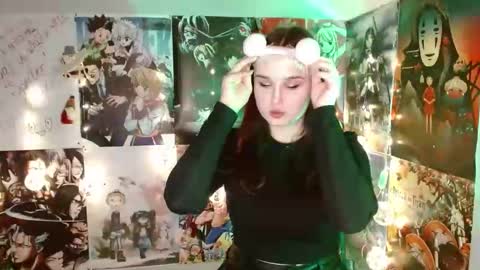 Snapshot of leraaa72 chatting on 11/25/25, 07:47 little secret online show from 11/25/25, 07:47