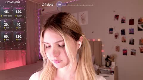 Nicole Moore online show from 12/04/24, 02:37