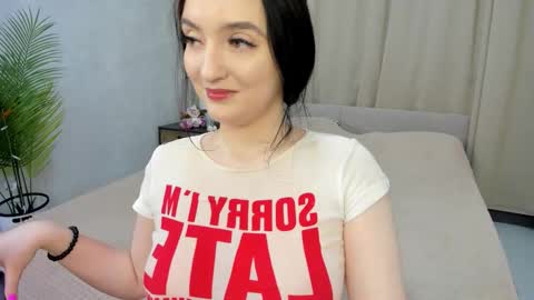 Lesley online show from 11/14/25, 04:33