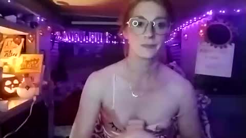 LesleyGumGrass- The Boring Trans girl online show from 10/15/25, 05:51