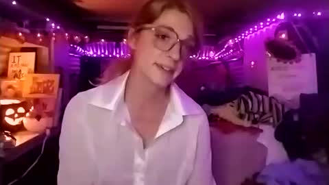 LesleyGumGrass- The Boring Trans girl online show from 10/20/25, 06:03