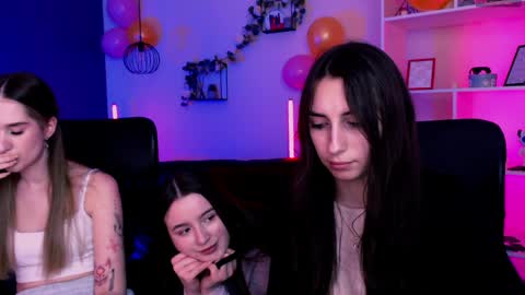 leslie_bird online show from 04/01/26, 01:41