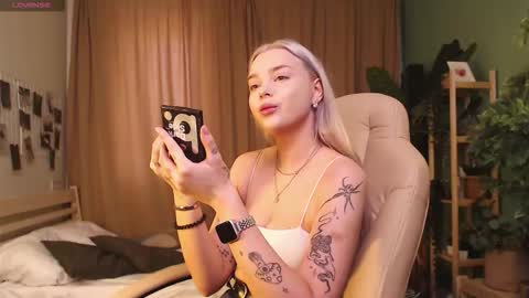 Snapshot of leslie_caronn chatting on 02/12/26, 08:09 Stacey online show from 02/12/26, 08:09