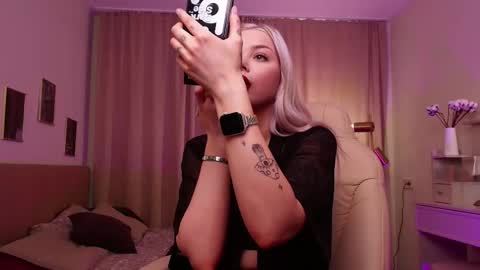 Snapshot of leslie_caronn chatting on 02/14/26, 08:22 Stacey online show from 02/14/26, 08:22