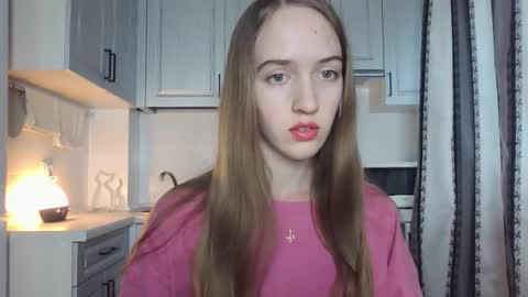 Snapshot of leslie_my_lovee chatting on 10/05/25, 01:20  LESLIE   online show from 10/05/25, 01:20