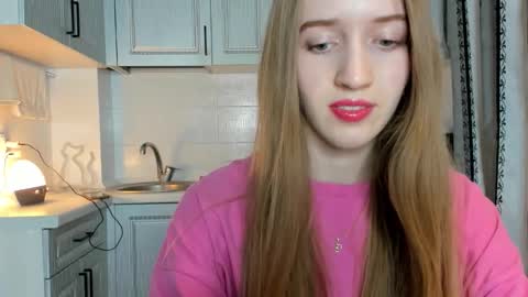 Snapshot of leslie_my_lovee chatting on 10/07/25, 07:55  LESLIE   online show from 10/07/25, 07:55