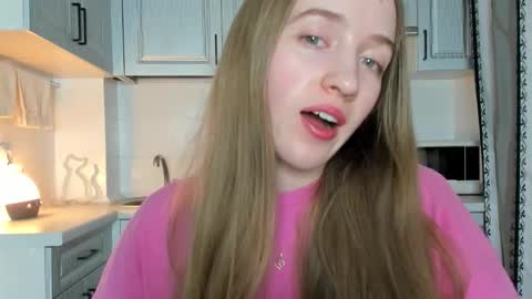 Snapshot of leslie_my_lovee chatting on 10/15/25, 09:26  LESLIE   online show from 10/15/25, 09:26