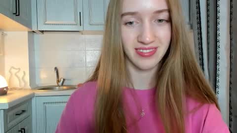 Snapshot of leslie_my_lovee chatting on 10/20/25, 06:30  LESLIE   online show from 10/20/25, 06:30