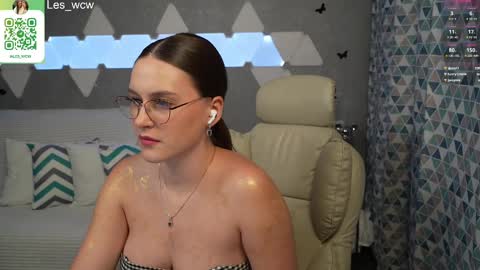 Snapshot of lesliekorfs chatting on 02/20/25, 01:57 LeslieKorfs online show from 02/20/25, 01:57