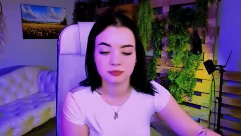 LeslieRowe online show from 10/24/25, 05:20