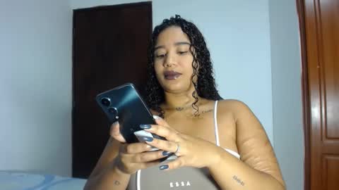 Snapshot of leslycarsson chatting on 02/19/25, 03:06 lesly online show from 02/19/25, 03:06