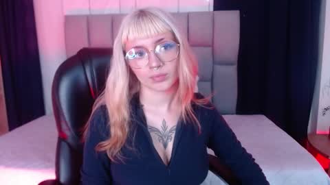 Less  online show from 02/06/25, 11:54