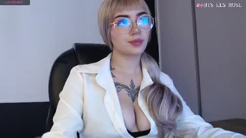 Snapshot of lessboobs_gh chatting on 06/11/26, 02:11 Less online show from 06/11/26, 02:11