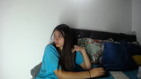 lessliee online show from 12/06/24, 04:17