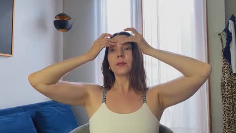 lessya_magic online show from 10/01/25, 04:51