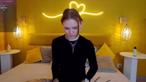 Lessy online show from 09/15/25, 03:17