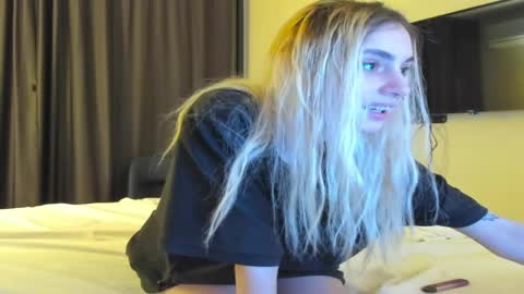 lesyaliss online show from 04/06/26, 08:21