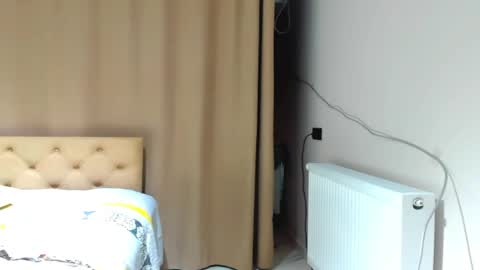 lesyaliss online show from 04/24/26, 06:32