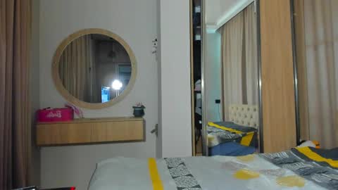 Snapshot of lesyaliss chatting on 05/20/26, 08:26 lesyaliss online show from 05/20/26, 08:26