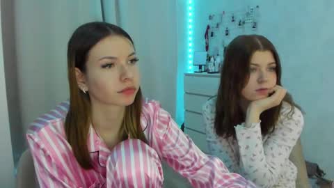 Snapshot of let_me_seee chatting on 02/20/25, 10:59 Fiona online show from 02/20/25, 10:59