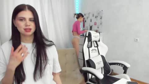 Snapshot of let_me_seee chatting on 02/28/25, 03:59 Fiona online show from 02/28/25, 03:59