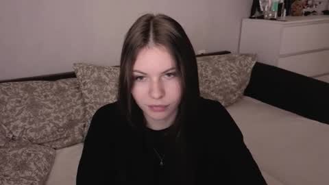 Snapshot of let_me_seee chatting on 10/28/25, 02:20 Fiona online show from 10/28/25, 02:20