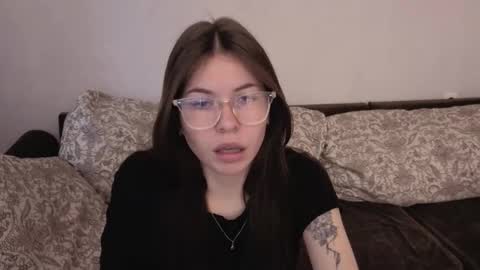 Snapshot of let_me_seee chatting on 12/01/25, 11:04 Fiona online show from 12/01/25, 11:04