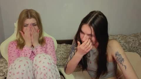 Snapshot of let_me_seee chatting on 02/06/26, 07:39 Fiona online show from 02/06/26, 07:39