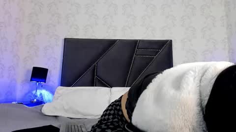 Leti White online show from 10/28/25, 10:23