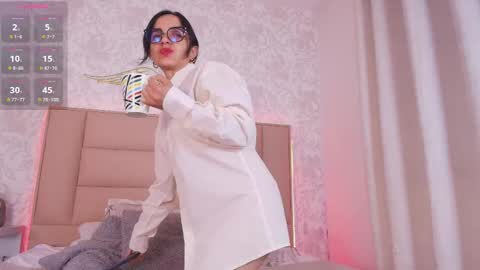 Leti White online show from 12/22/25, 09:23