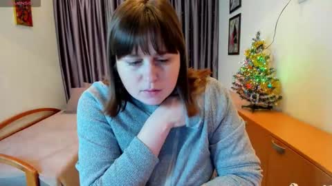 Naomi online show from 12/22/25, 06:54