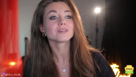 Letty Moa         - IG direct letty moa online show from 12/18/25, 01:22