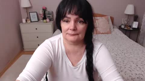Snapshot of leveme2night chatting on 12/04/24, 04:49 Mary online show from 12/04/24, 04:49