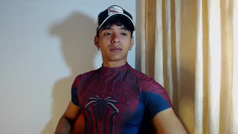 Snapshot of lewis_ly chatting on 12/21/25, 05:31 i am lewis ly EDUARDO MEMDOZA15 online show from 12/21/25, 05:31