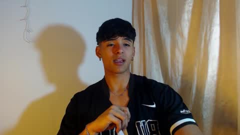 Snapshot of lewis_ly chatting on 01/15/26, 09:18 i am lewis ly EDUARDO MEMDOZA15 online show from 01/15/26, 09:18