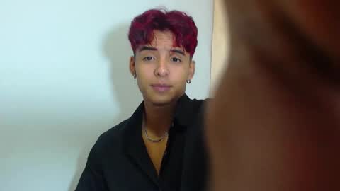 Snapshot of lewis_ly chatting on 02/18/26, 12:01 i am lewis ly EDUARDO MEMDOZA15 online show from 02/18/26, 12:01