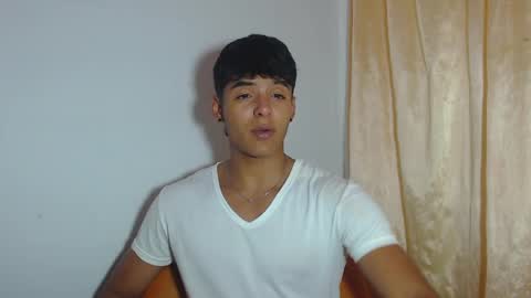 i  am lewis ly EDUARDO MEMDOZA15 online show from 04/24/26, 07:05