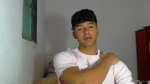 i  am lewis ly EDUARDO MEMDOZA15 online show from 05/04/26, 04:14