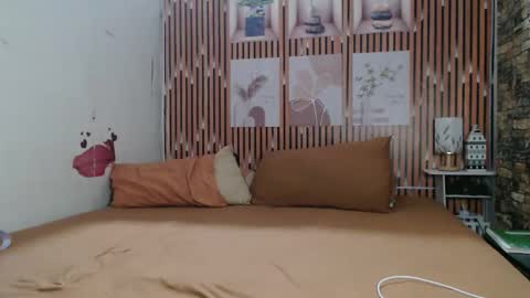 Snapshot of lexi818 chatting on 05/17/26, 12:01 lexianna online show from 05/17/26, 12:01