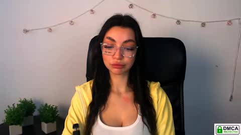 Alexia online show from 04/25/26, 12:19