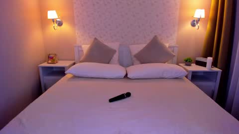 Snapshot of lexi_split chatting on 02/18/25, 11:44 Lexi GTM2 MonWedThurSatSun 1000am-400pm online show from 02/18/25, 11:44