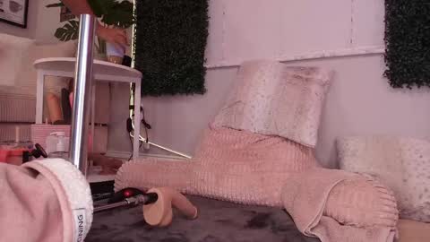 Lexi Smith online show from 04/15/26, 10:22