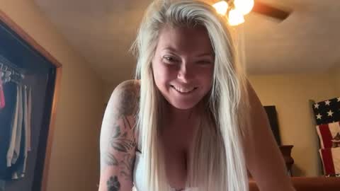 Snapshot of lexiblazing chatting on 06/24/26, 09:25 Lexi online show from 06/24/26, 09:25