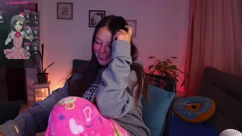 Lexie Thompson   8pm  0000am -5 online show from 12/28/24, 04:08