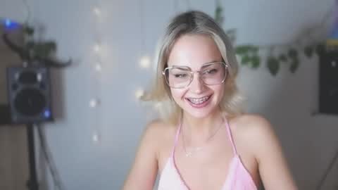 Lexie online show from 12/11/24, 06:42