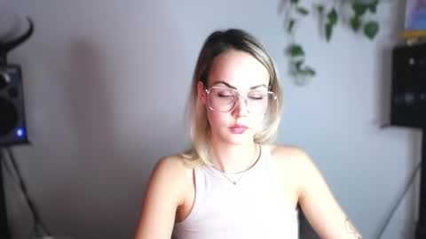 Lexie online show from 02/25/25, 01:09