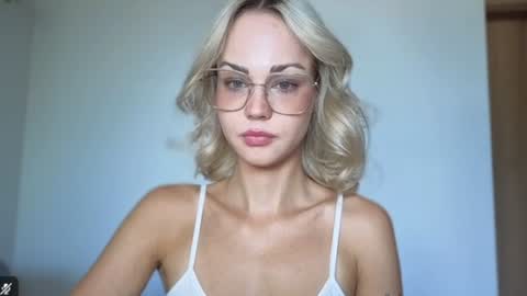 Snapshot of lexie_wild chatting on 06/17/26, 07:00 Lexie online show from 06/17/26, 07:00