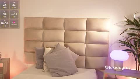 Lexie  online show from 02/03/26, 11:59