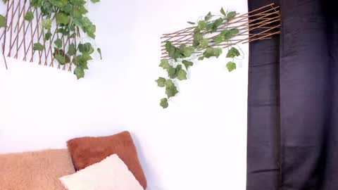 Lexieegrey online show from 04/13/26, 05:40